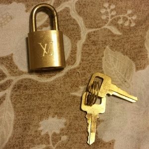 ***RESERVED FOR DIANACC***Lock & keys