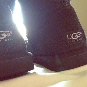 Authentic Short Black Uggs