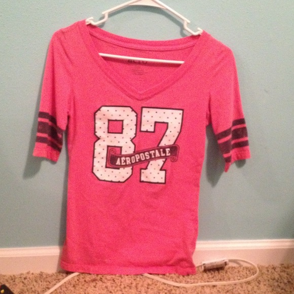 Pink Aeropostale Half Sleeved V-Neck - Picture 1 of 2