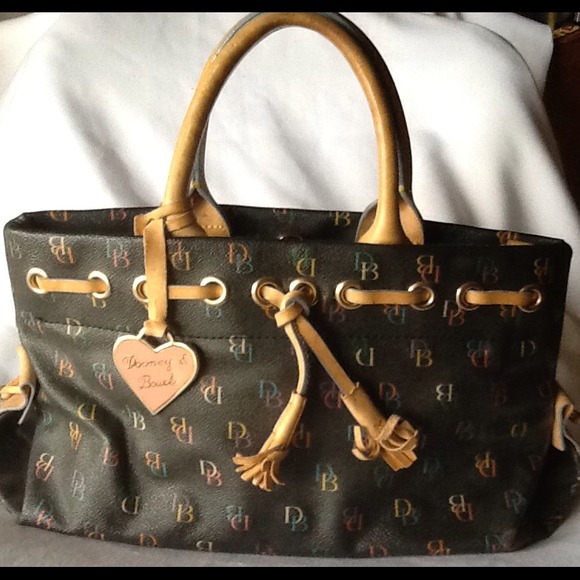 Dooney & Bourke Handbags - @151972 Authentic Dooney & Bourke handbag