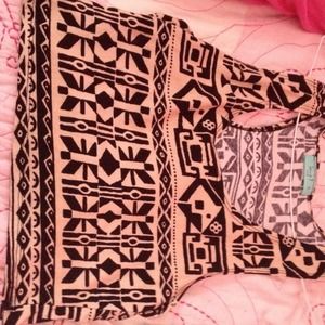 ❌ traded ❌ tribal print crop top