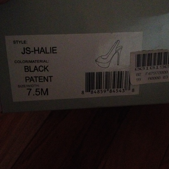 SOLD🌟Jessica Simpson Black Patent Heels - Picture 2 of 4