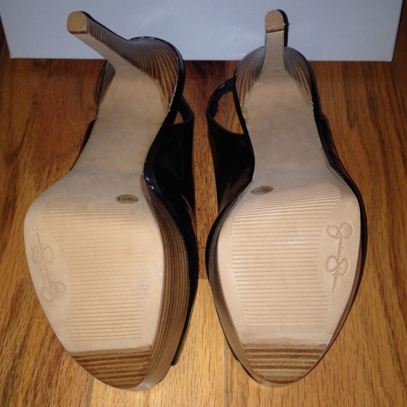SOLD🌟Jessica Simpson Black Patent Heels - Picture 3 of 4