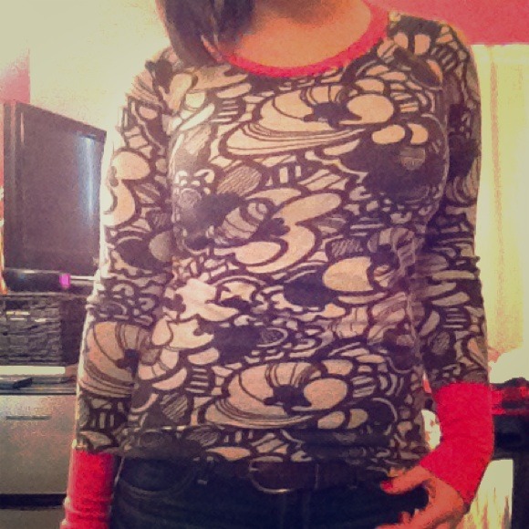 White and black printed long sleeve