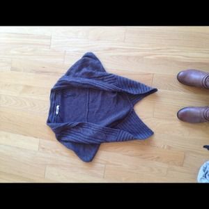 SOLD ⭐️ Sleeveless sweater