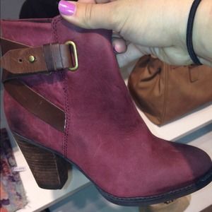 LOOKING FOR THESE! or any close look a likes!