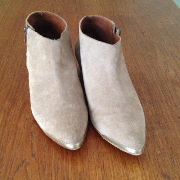 🌷‼️SOLD‼️🌷 Anthropologie suede gold-tipped boots - Picture 2 of 4