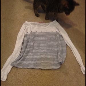 lightweight sweater with star studs