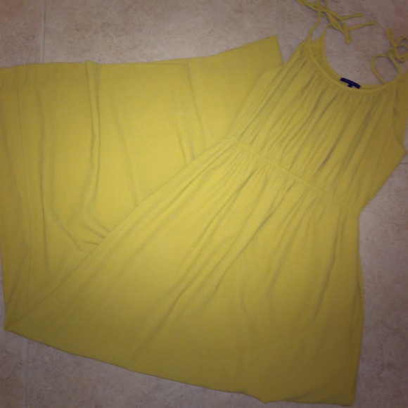 Theory maxi dress in mustard size small