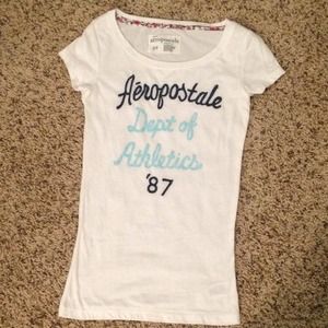 White Aeropostale T-Shirt Size Small