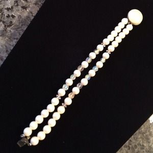 Truly vintage pearl crystal bead bracelet.