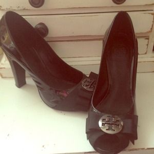 Tory burch heels !