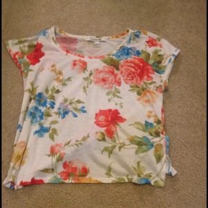 loose flowerry top