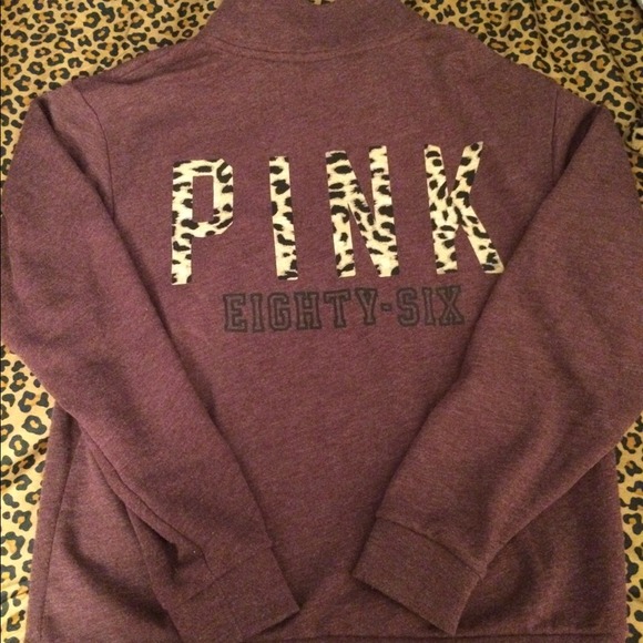 SOLD💋  VS cheetah half zip💜