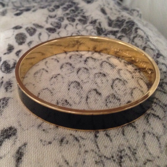 **SOLD**Kate spade Idiom Black Bangle Large