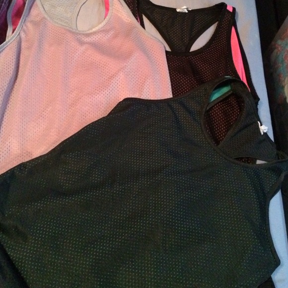 3 work out tanks