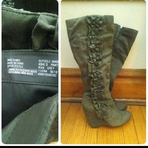 ***ON HOLD FOR blanzotti ** Elle wedge boots 👢