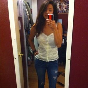 🚫SOLD. White Abercrombie top fits like xs/sm.