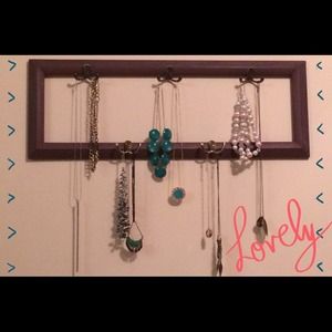 Super cute jewelry hanger