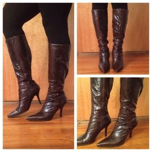 NINE WEST Faux Snake Skin look boots Size 9