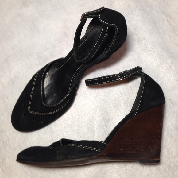 Marc Jacobs Mary-Jane Black Suede Wedge