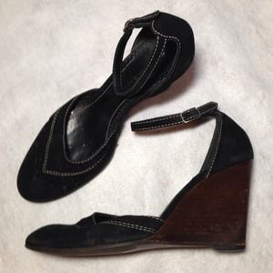 Marc Jacobs Mary-Jane Black Suede Wedge