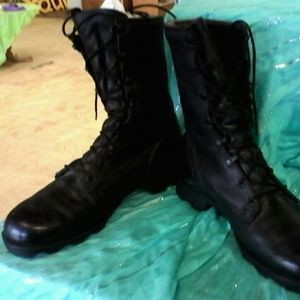 Combat boots