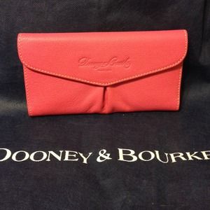 Dooney & Bourke wallet