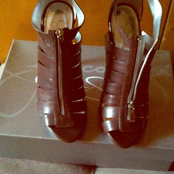 📌SOLD📌Brown 4.5 inch heel with box