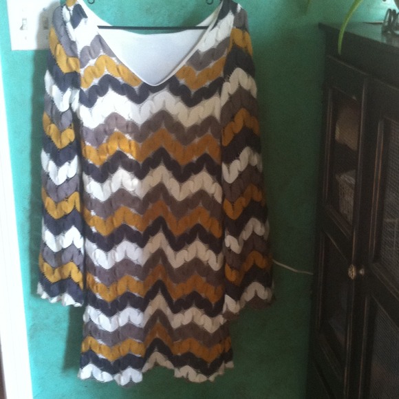 Dress love it but just to sm very cute