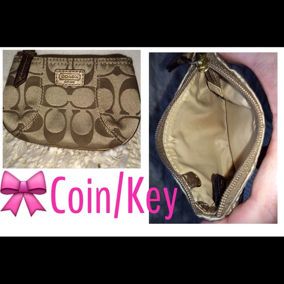 COACH Matching Wristlet & Coin/Key Pouch. - Picture 3 of 3