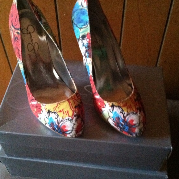 📌SOLD📌Multi colored heels 4 inch