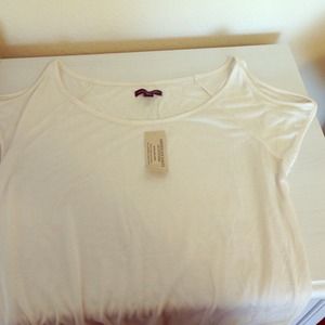 Loose fitting peak a boo shoulder tee