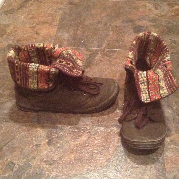 Blowfish Boots - Brown aztec boots