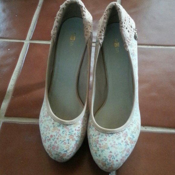 Platform High Heels - Picture 2 of 2