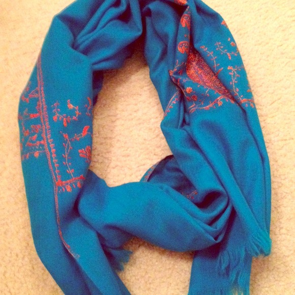 Blue Indian scarf. Ethnic Indian wear.
