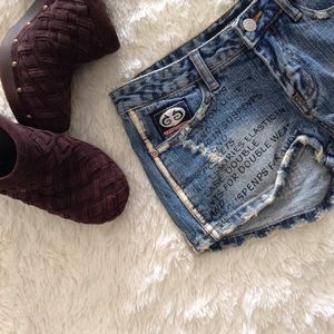 Giortelon short shorts