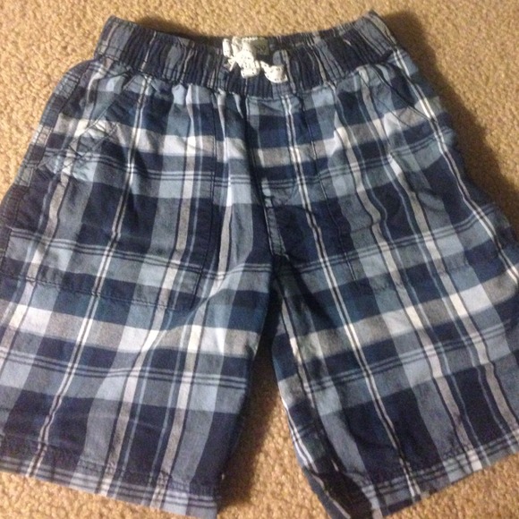 **sold***Like new boys children's place shorts