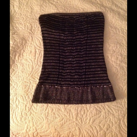 Knit strapless top