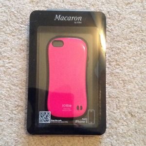 Macaron by iottie. New in box.