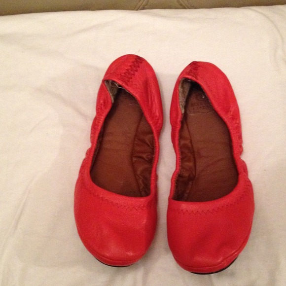 Flat - Picture 1 of 1