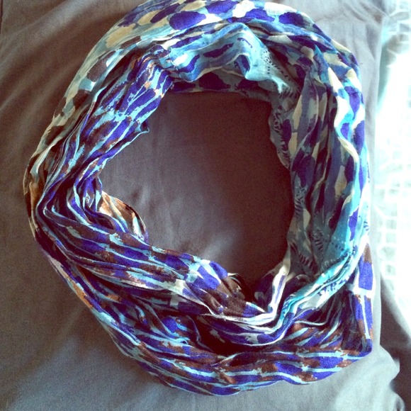 ✳️sold✳️ Blue and brown infinity scarf