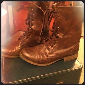 Adorable Brown boots