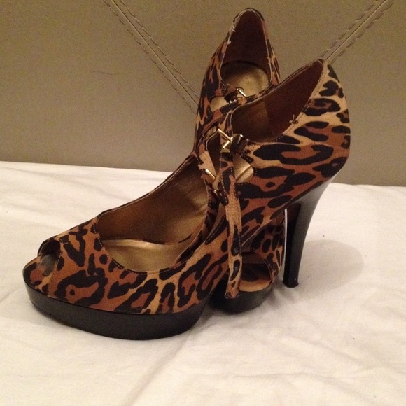 Shoes - Picture 1 of 1