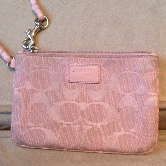 pink coach wristlets