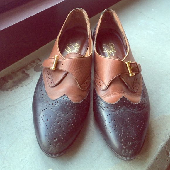 ✳️sold✳️ Vintage Black brown wingtip oxfords