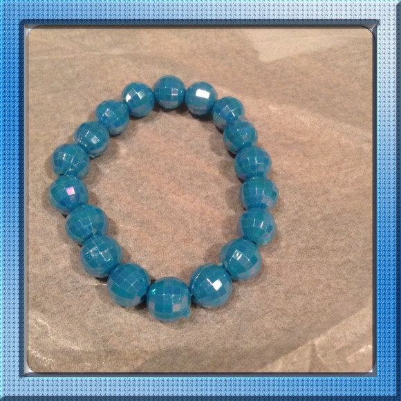 Blue bead stretch bracelet🚫SOLD🚫