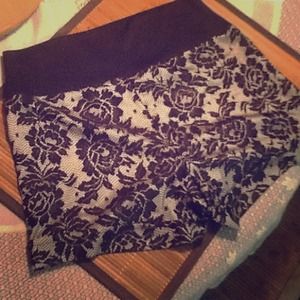 Silky lace-pattern floral shorts