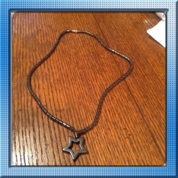 Jewelry - Star necklace🌟must b bundled🌟
