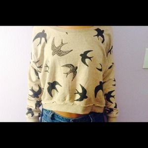Dove crop top/ sweater!❤️🐻